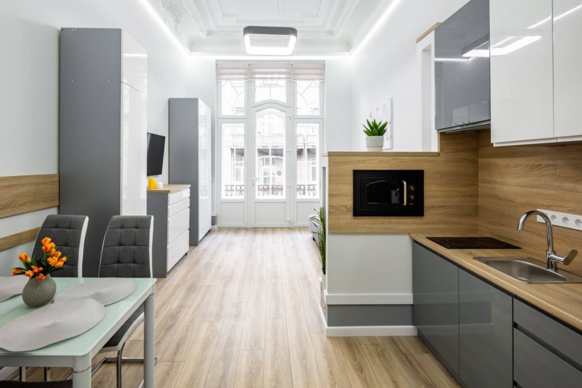 Кухня - вітальня двокімнатної квартири на Дорошенка у Львові