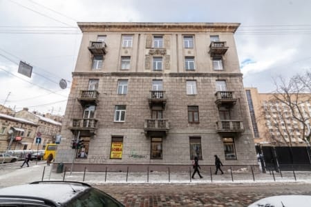 Будинок на вул. Куліша у Львові, де розташована квартира