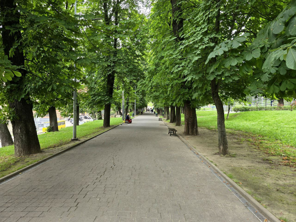 Парк «На Валах» Львів: Відпочинок та Подобова Оренда