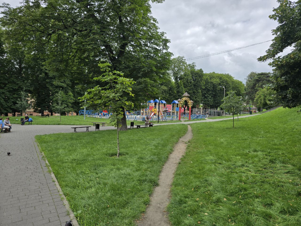 Парк «На Валах» Львів: Відпочинок та Подобова Оренда