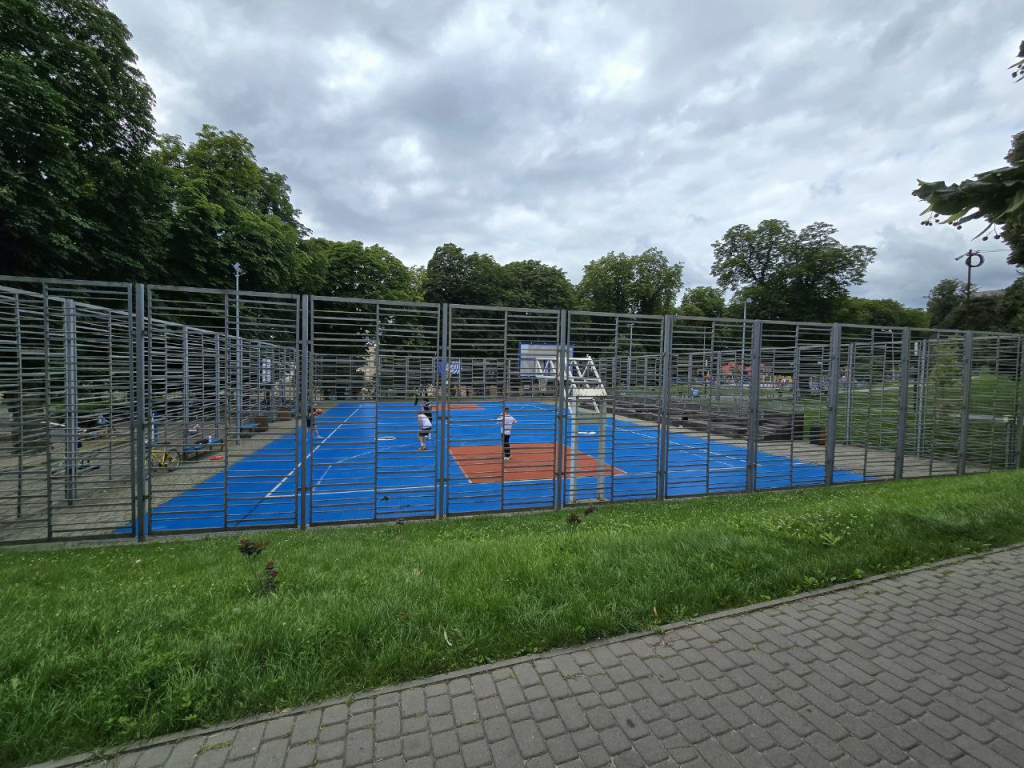 Парк «На Валах» Львів: Відпочинок та Подобова Оренда