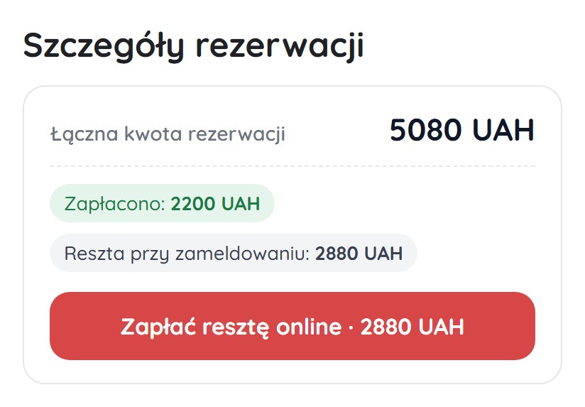 Kwota w szczegółach rezerwacji: suma, zapłacono, reszta przy zameldowaniu i przycisk dopłaty